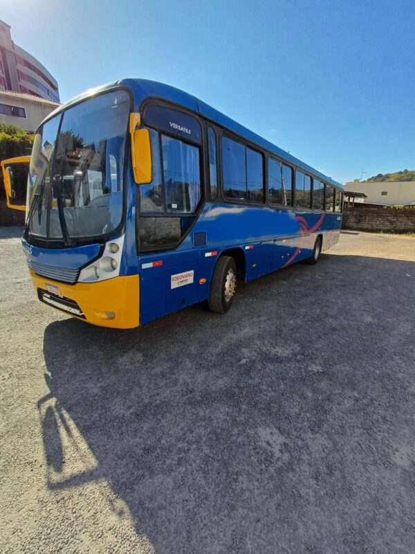 COMIL-VERSATILE-VOLKS-17.230-ANO-2013-3-600x800