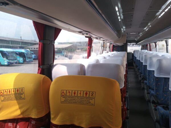 IRIZAR-MERCEDES-O500R-ANO-2011-7-600x450
