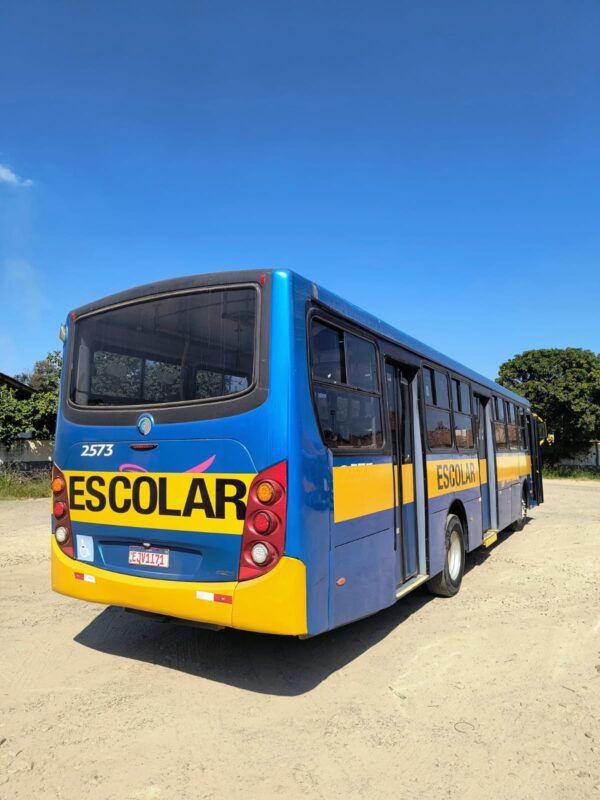 CAIO-APACHE-VIP-MERCEDES-OF-1721L-ANO-2012-3-600x800