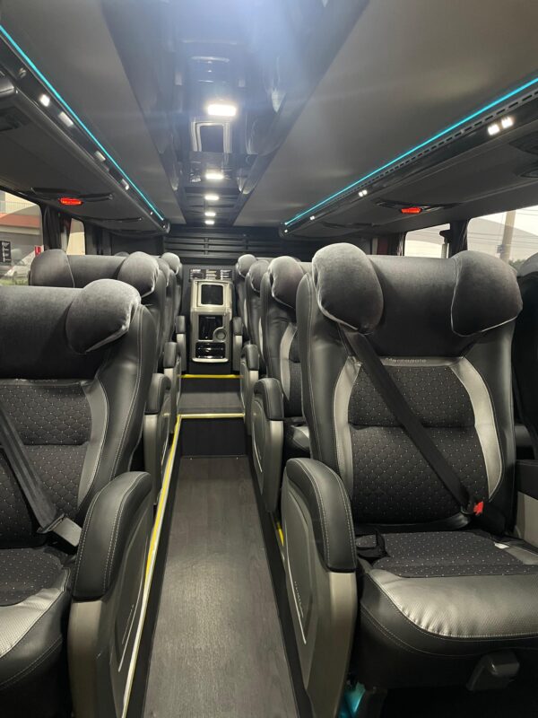 DD-MARCOPOLO-G8-VOLVO-B510R-8X2-ANO-2024-MOD.-2025-6-600x800
