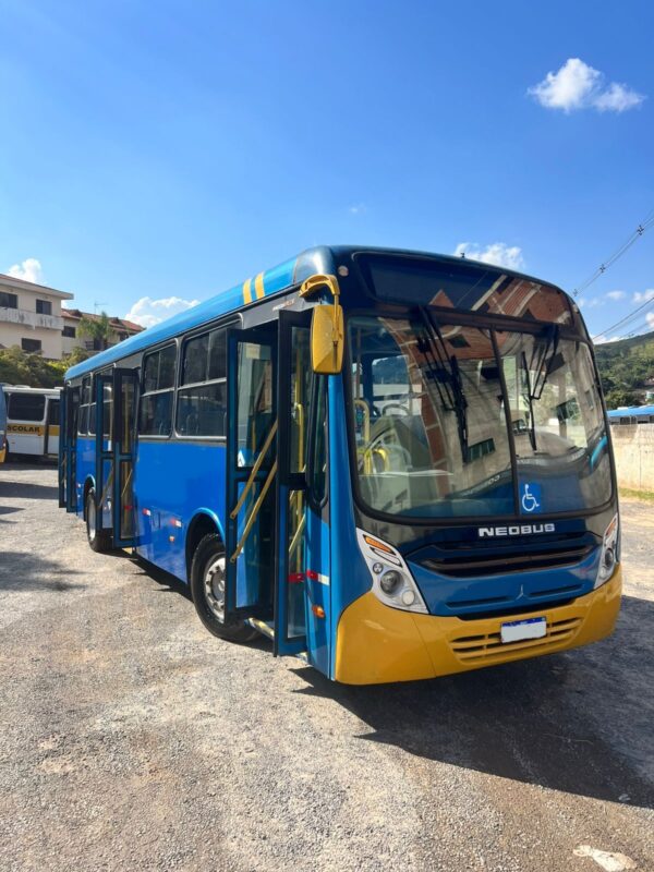 NEOBUS-MEGA-MERCEDES-1721-ANO-2016-1-600x800