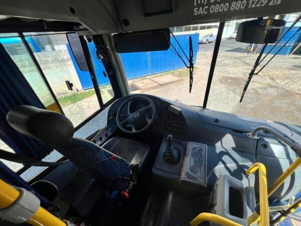 NEOBUS-MEGA-MERCEDES-1721-ANO-2016-5-600x450