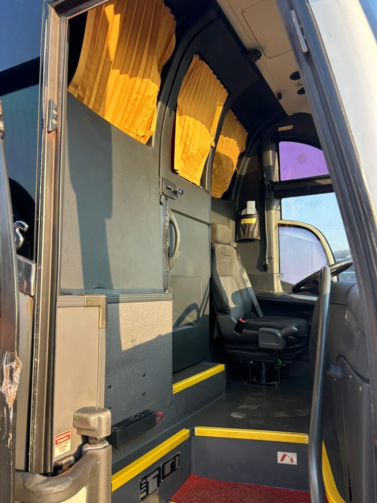 IRIZAR I6S VOLVO B340R 4X2 COMPLETO ANO 2015 MOD. 2016 - 5