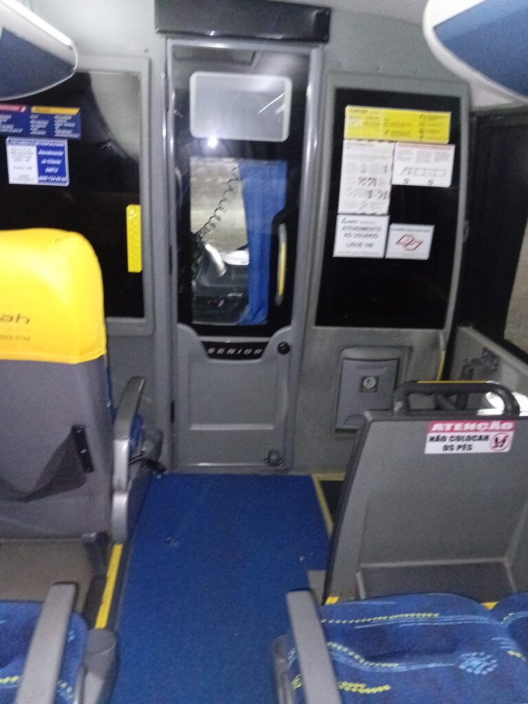 MICRO ÔNIBUS MARCOPOLO SENIOR AGRALE ANO 2013 MOD. 2014 - 8