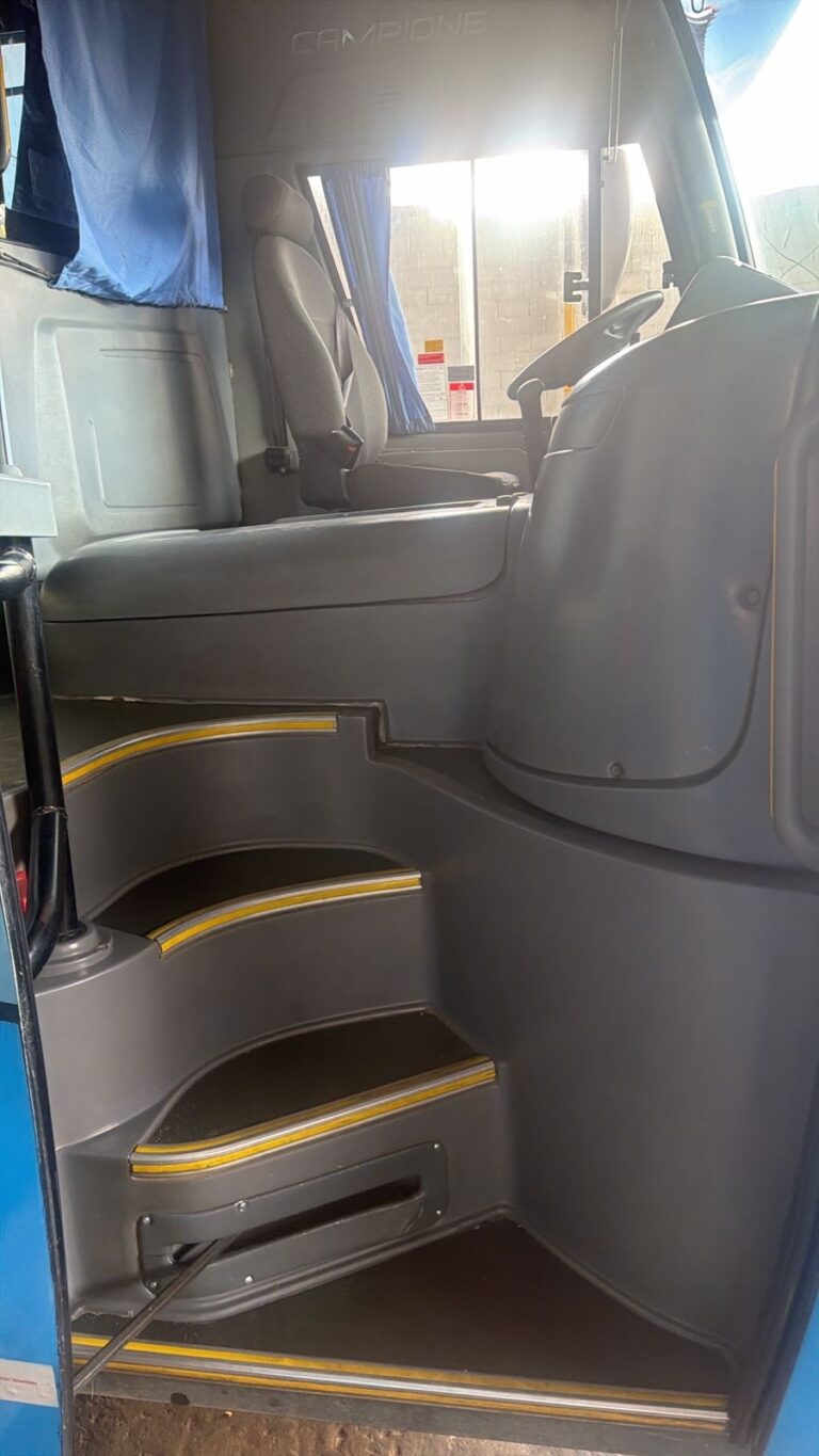 COMIL CAMPIONE 3.25 VOLVO B270 ANO 2017 MOD. 2018 - 5